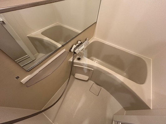 バス・シャワールーム　洗濯機、掃除機等リブマックス仕様の家具家電付き