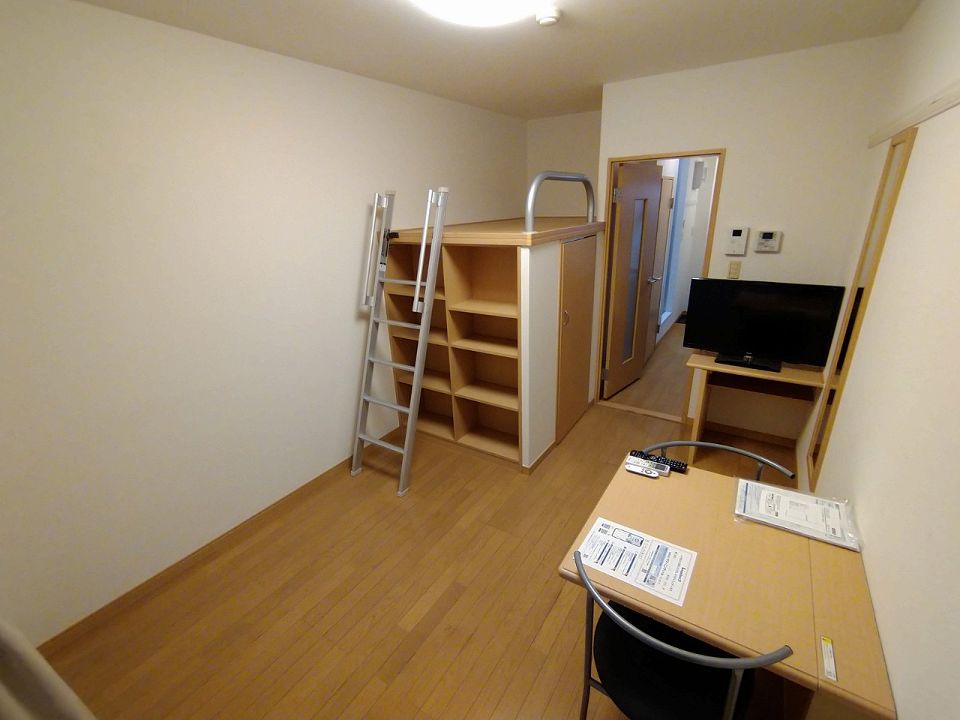 その他　2階・3階は絨毯仕様です。