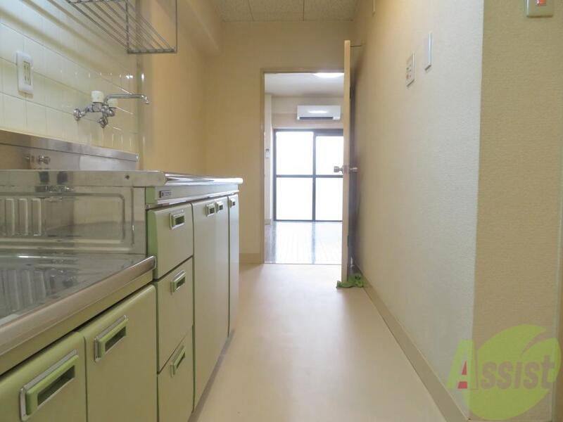 玄関　広めの玄関で圧迫感がなく、開放的ですね。