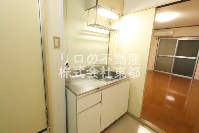 キッチン　キッチンは収納付！調理器具など必要な物を収納できます☆