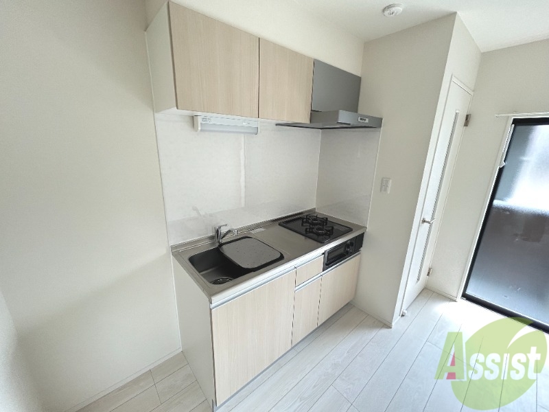 キッチン　システムキッチンでガスコンロは設置済みです。