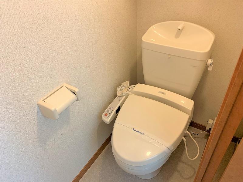 ＪＲ山陽本線 竜野駅 徒歩18分 2階建 築18年のトイレ写真