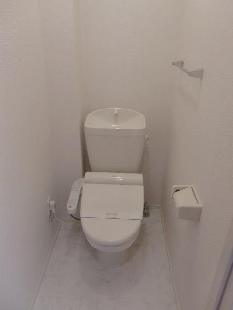 トイレ　ウォシュレット付き