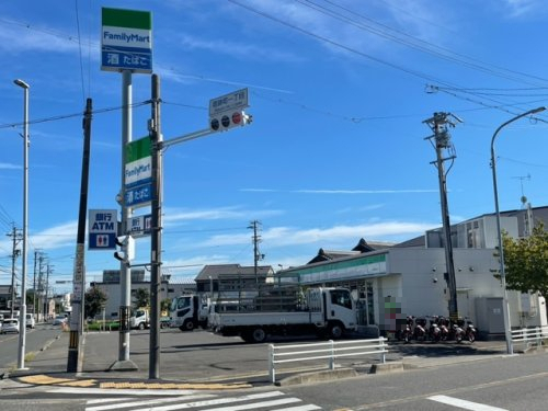 コンビニ　ファミリーマート 中村東宿町店（コンビニ）まで242m