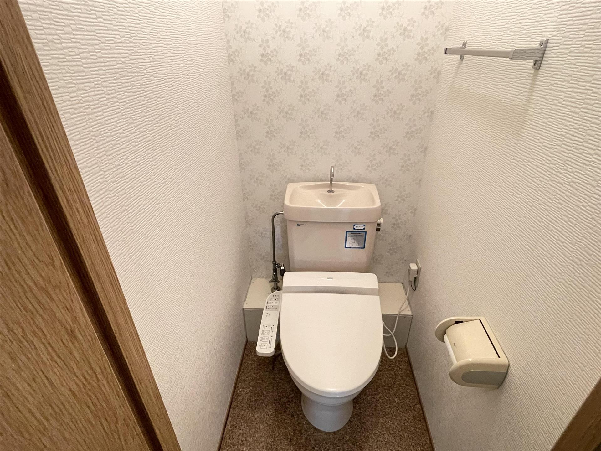 トイレ　温水洗浄便座で快適トイレ生活を☆