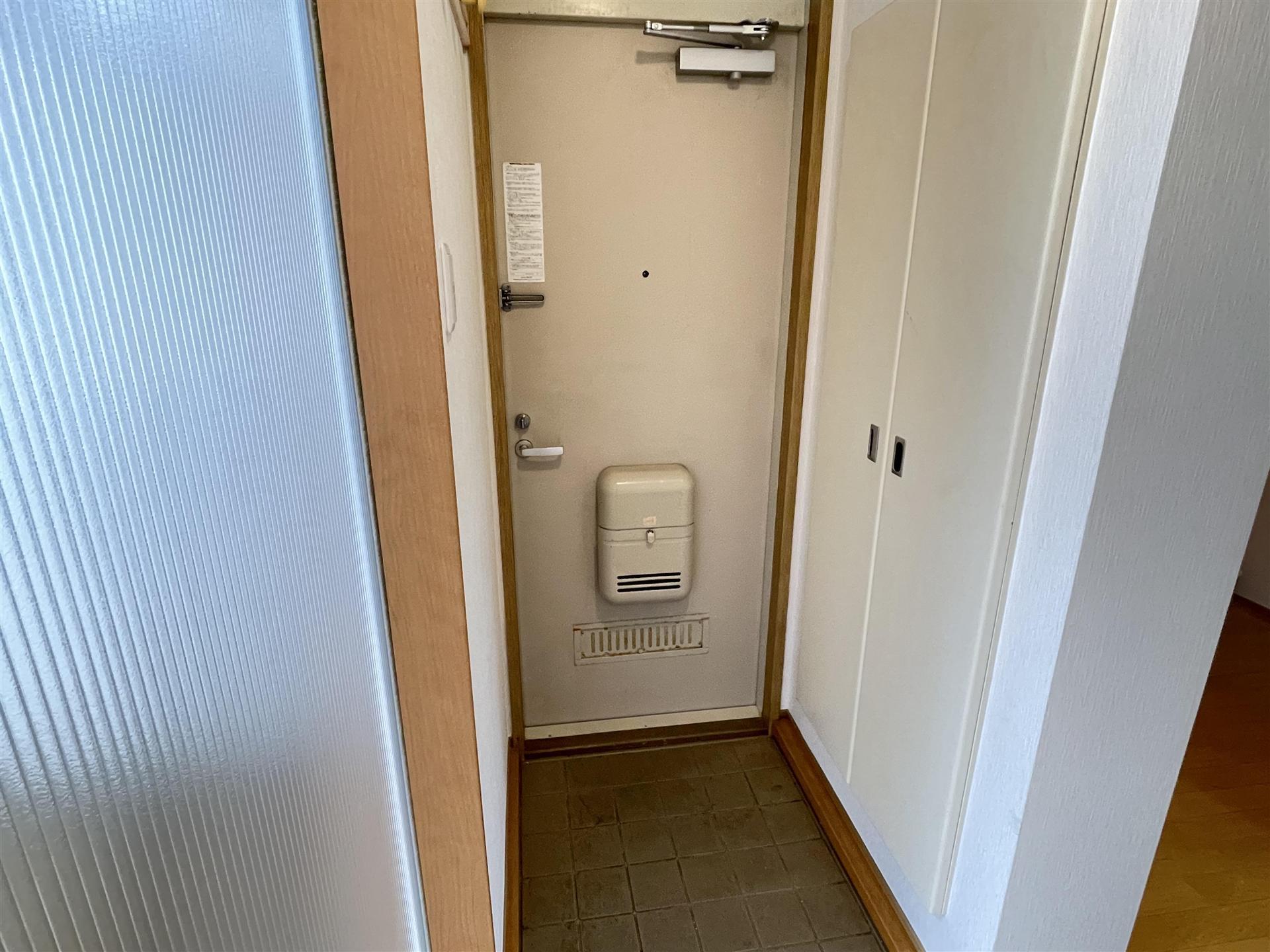 玄関　シューズボックス・ドアポストがございます♪