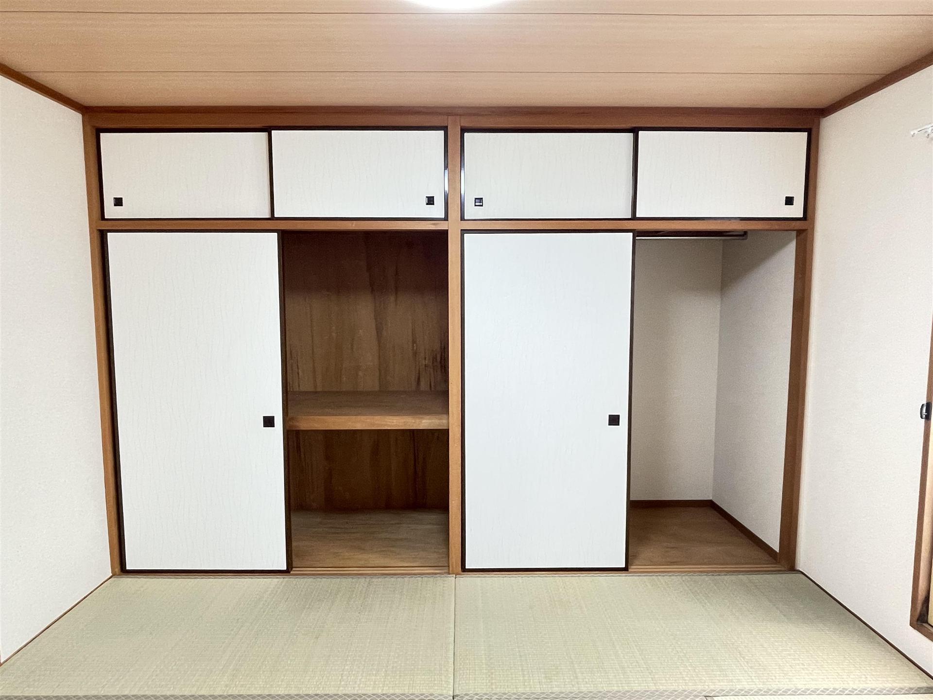 収納　ハンガーポールもあり、たっぷり収納可能です。