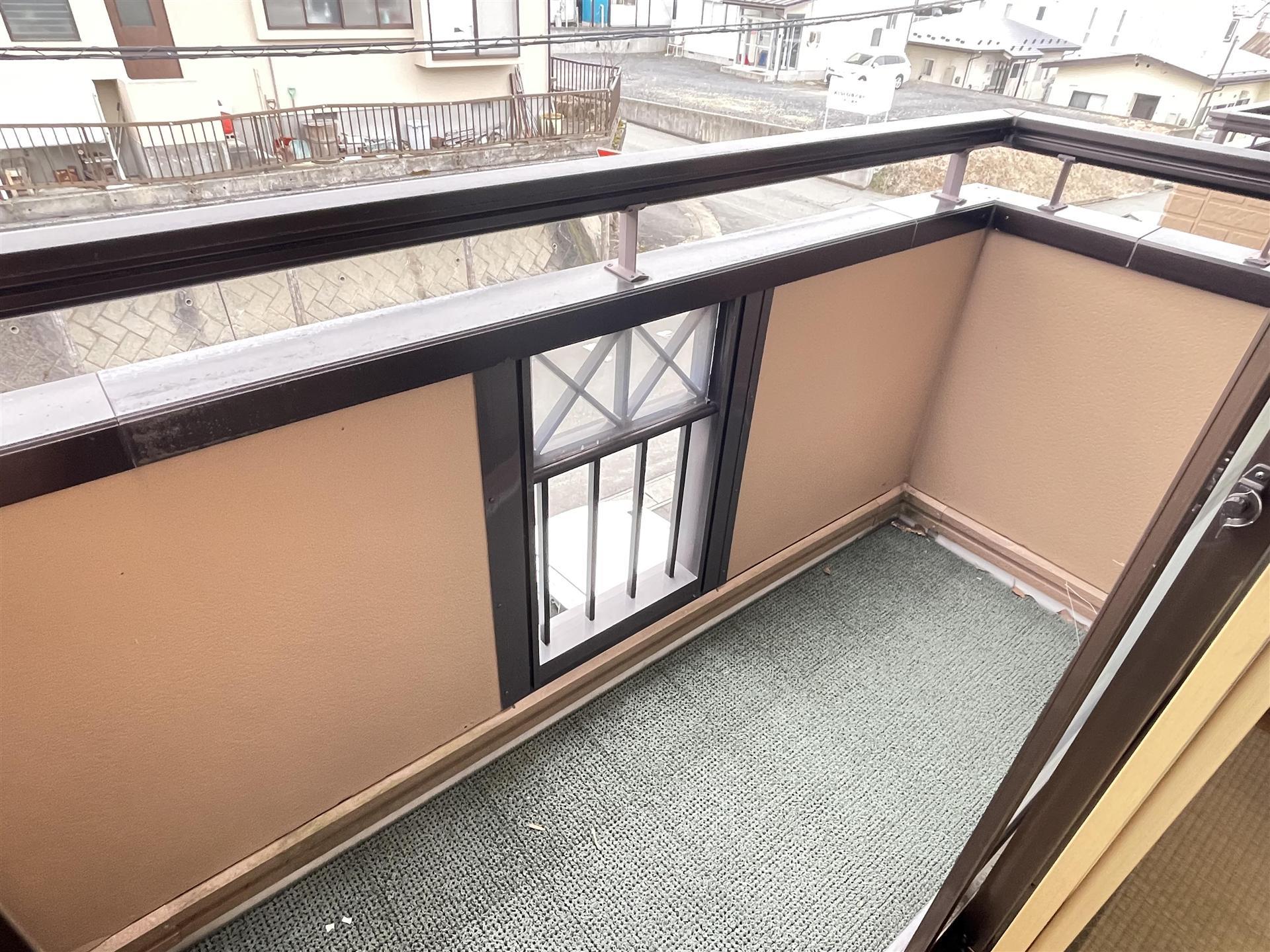 バルコニー　天気の良い日はお布団も干せるバルコニー！