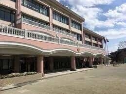 小学校　練馬区立光が丘夏の雲小学校（小学校）まで2379m