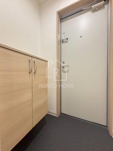 玄関　同マンション別部屋：参考写真