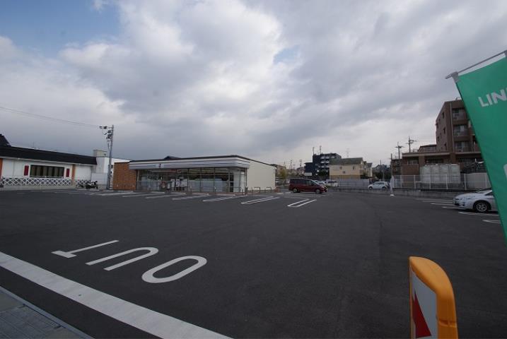 コンビニ　セブンイレブン宇治大久保大竹店（コンビニ）まで675m