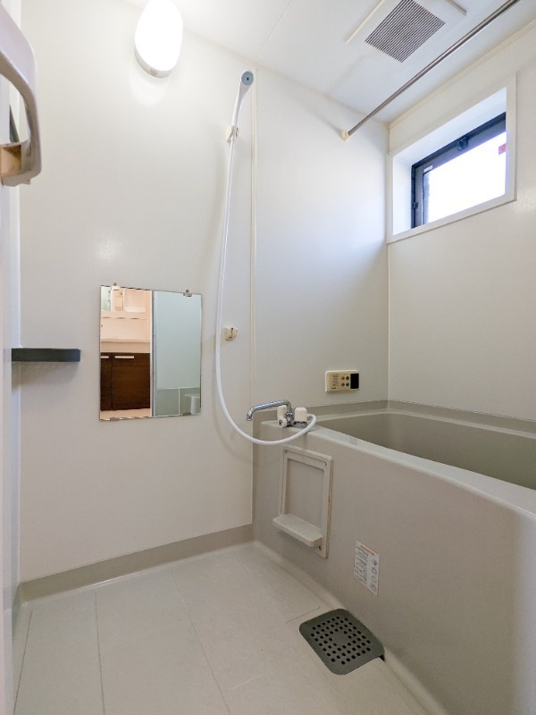 バス・シャワールーム　図面と現状に相違がある場合には現状を優先