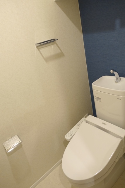 トイレ　※写真は同タイプ住戸です。