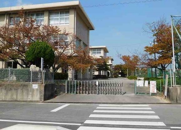 小学校　富士松東小学校（小学校）まで190m