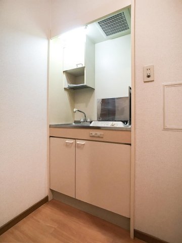キッチン　コンパクトなキッチンで掃除もラクラク