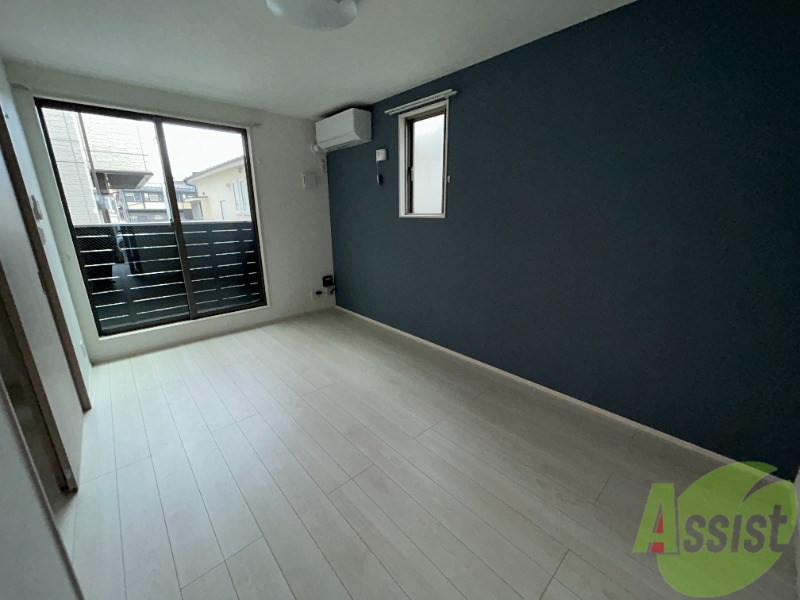 居室・リビング　９．４帖のＬＤＫです。落ち着いた雰囲気のリビングですね。