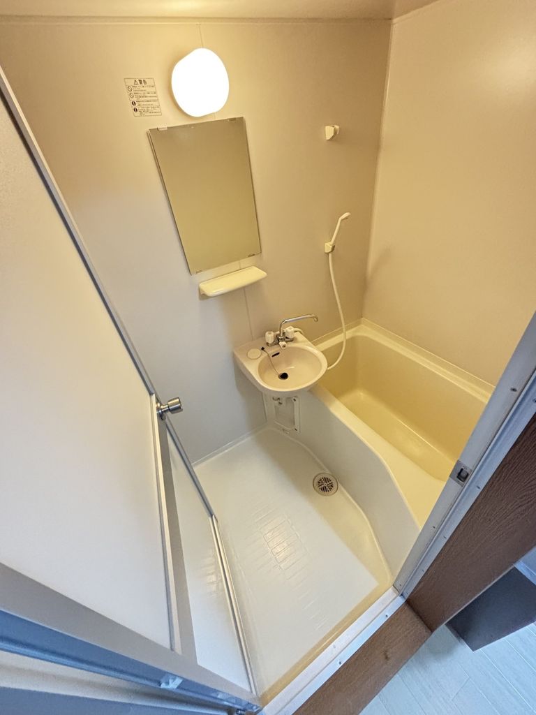 バス・シャワールーム　バス