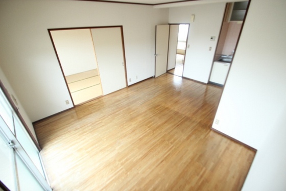 居室・リビング　※別号室の写真です