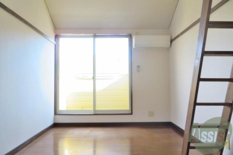 居室・リビング　東向きで朝から明るそうなリビングですねー