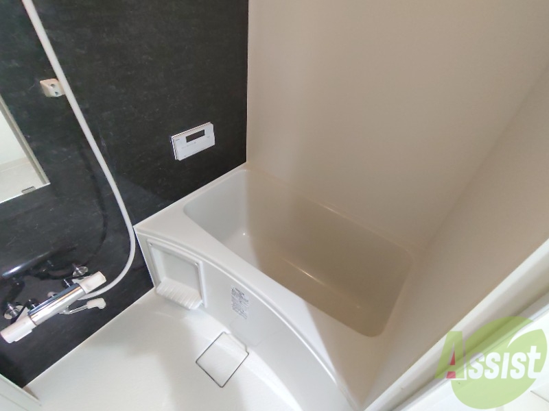 バス・シャワールーム　バス・トイレ別なので、ゆったりくつろげますね～