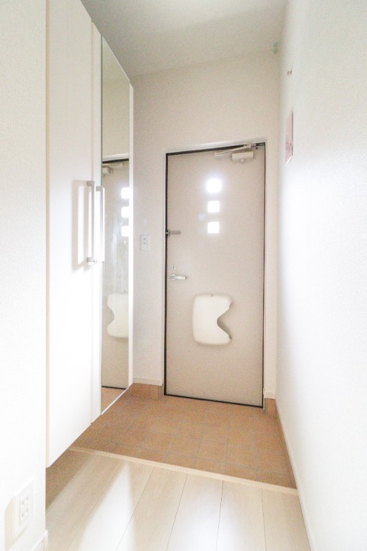 玄関　図面と現状に相違がある場合には現状を優先