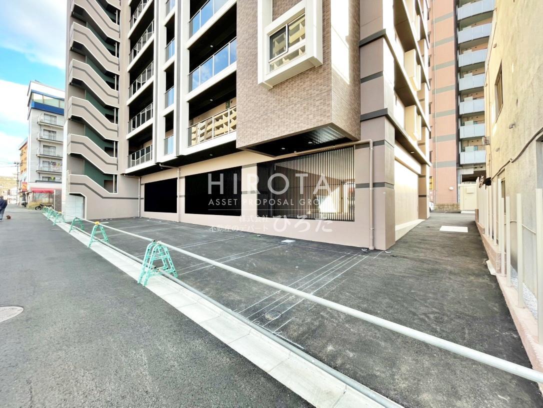 駐車場　建築工事中