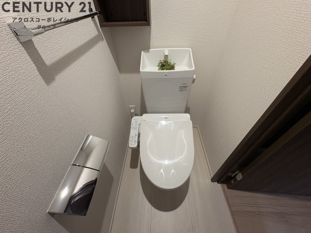 トイレ　温水洗浄便座