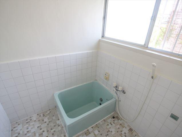 バス・シャワールーム　松山市ひばりヶ丘　借家　浴室