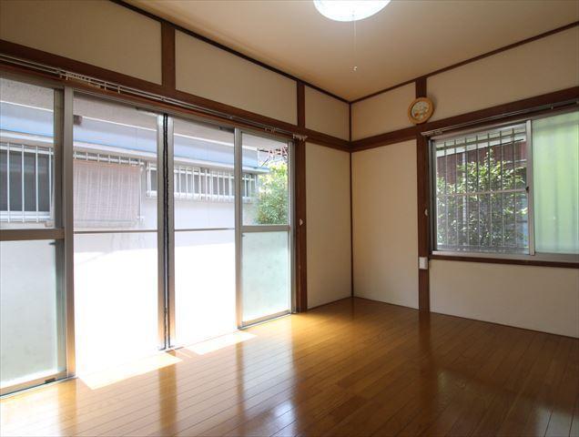 居室・リビング　松山市ひばりヶ丘　借家　洋室６帖