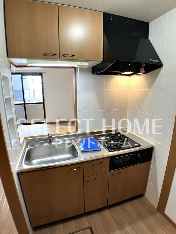 キッチン　同型タイプ コンパクトなキッチンで掃除もラクラク