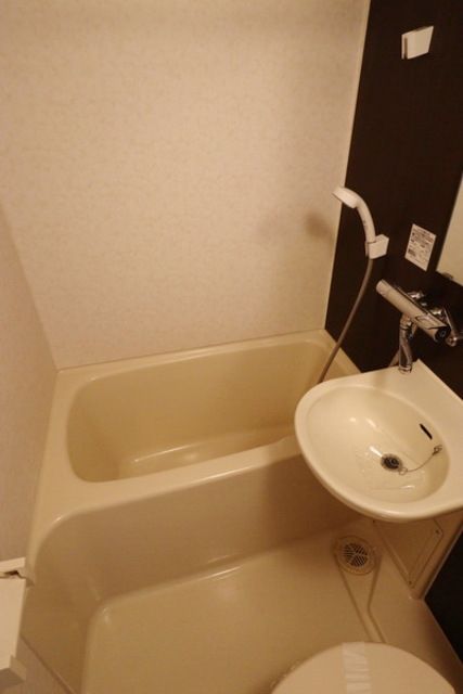 バス・シャワールーム　別部屋参考写真