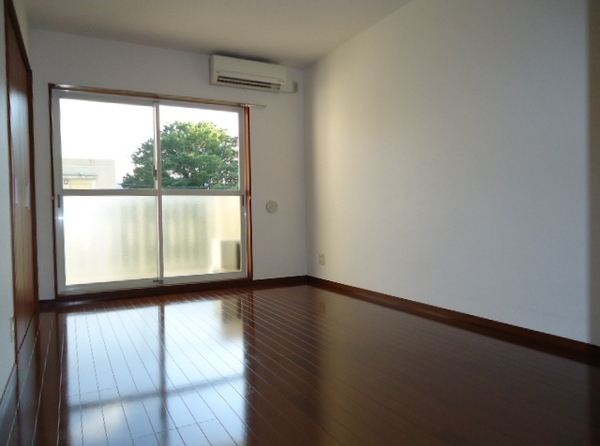 居室・リビング　同物件内参考画像