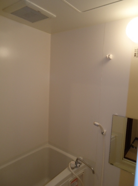 バス・シャワールーム　同物件内参考画像