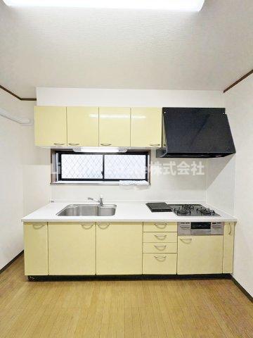 ＪＲ武蔵野線 新秋津駅 徒歩4分 2階建 築27年のキッチン写真