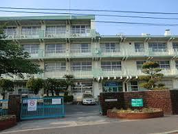 中学校　北九州市立富野中学校（中学校）まで184m