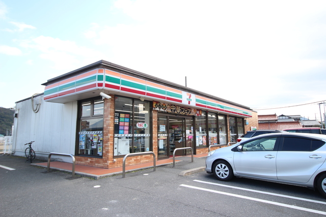 コンビニ　セブンイレブン小倉長尾５丁目店（コンビニ）まで300m