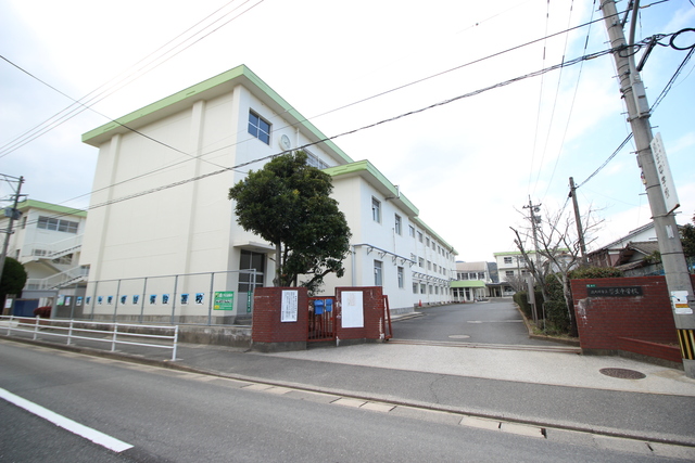 中学校　北九州市立菅生中学校（中学校）まで1500m