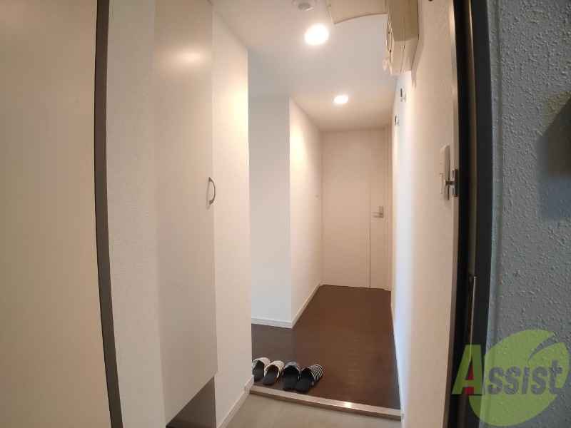 玄関　玄関の様子です。明るい印象ですね。気分もあがりそう。