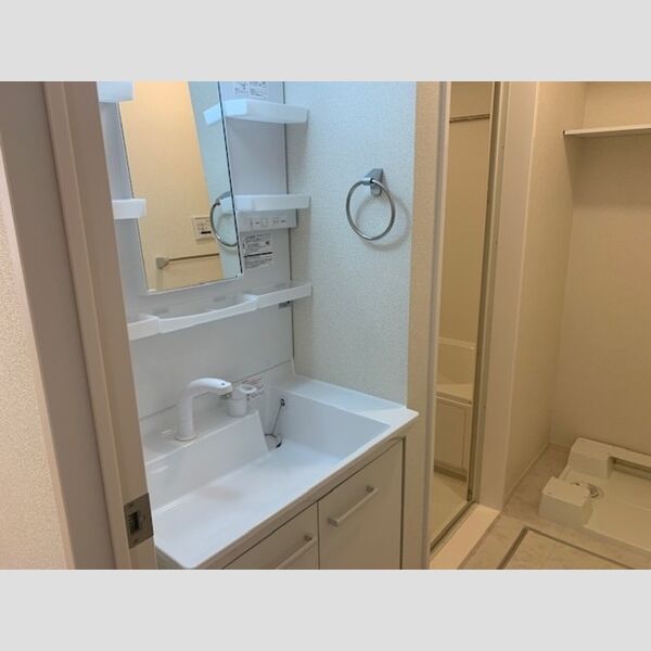 洗面設備　広い洗面スペース