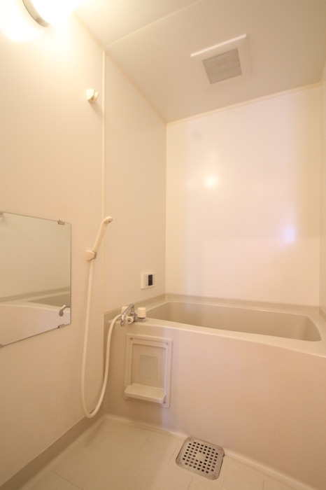 バス・シャワールーム　浴室/追い焚き給湯付