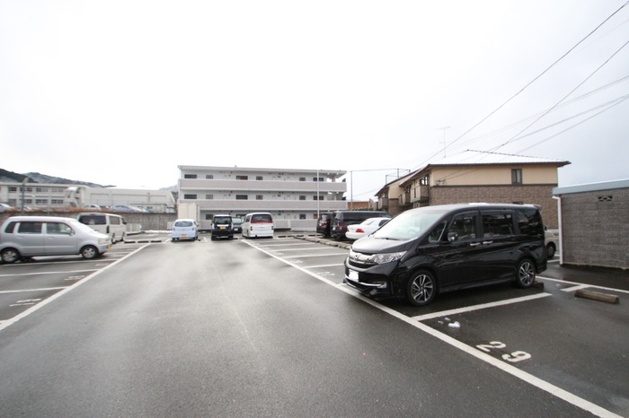 駐車場　駐車場