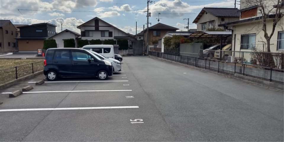 駐車場　駐車場