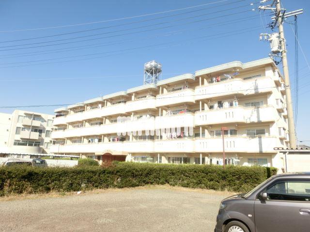 建物外観　外装塗り替え済み。