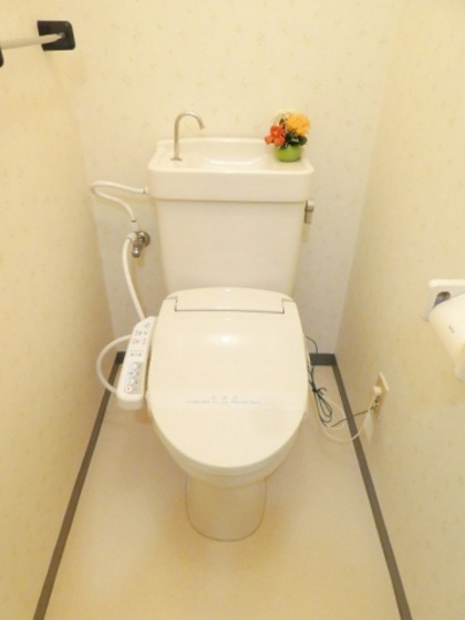 トイレ　※別号室の写真です