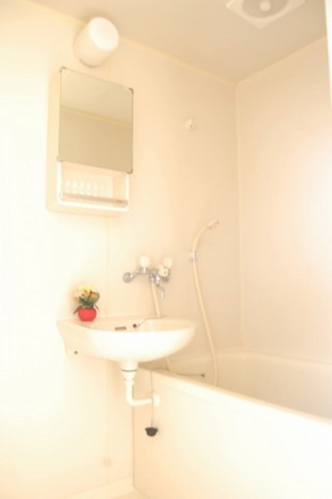 洗面設備　※別号室の写真です
