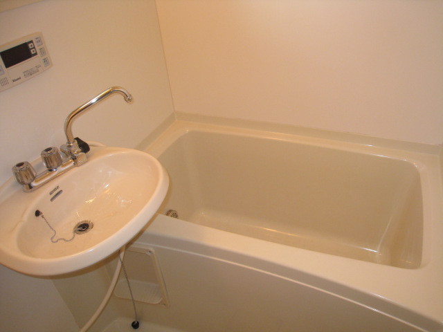 バス・シャワールーム　追焚給湯付きの浴室★