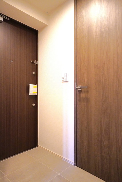 玄関　※写真は同タイプ住戸です。