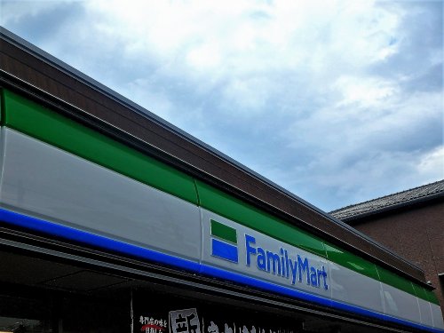 コンビニ　ファミリーマート蕨塚越三丁目店（コンビニ）まで567m