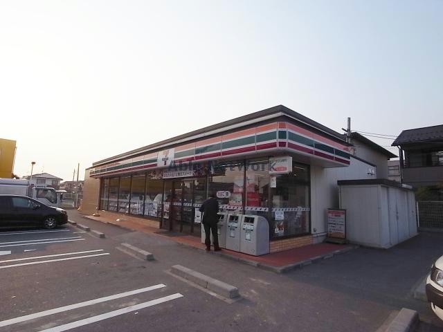 コンビニ　セブンイレブン羽島竹鼻町蜂尻店（コンビニ）まで282m