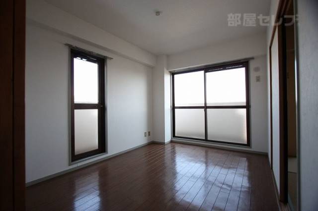 その他部屋・スペース　角部屋の写真を参照